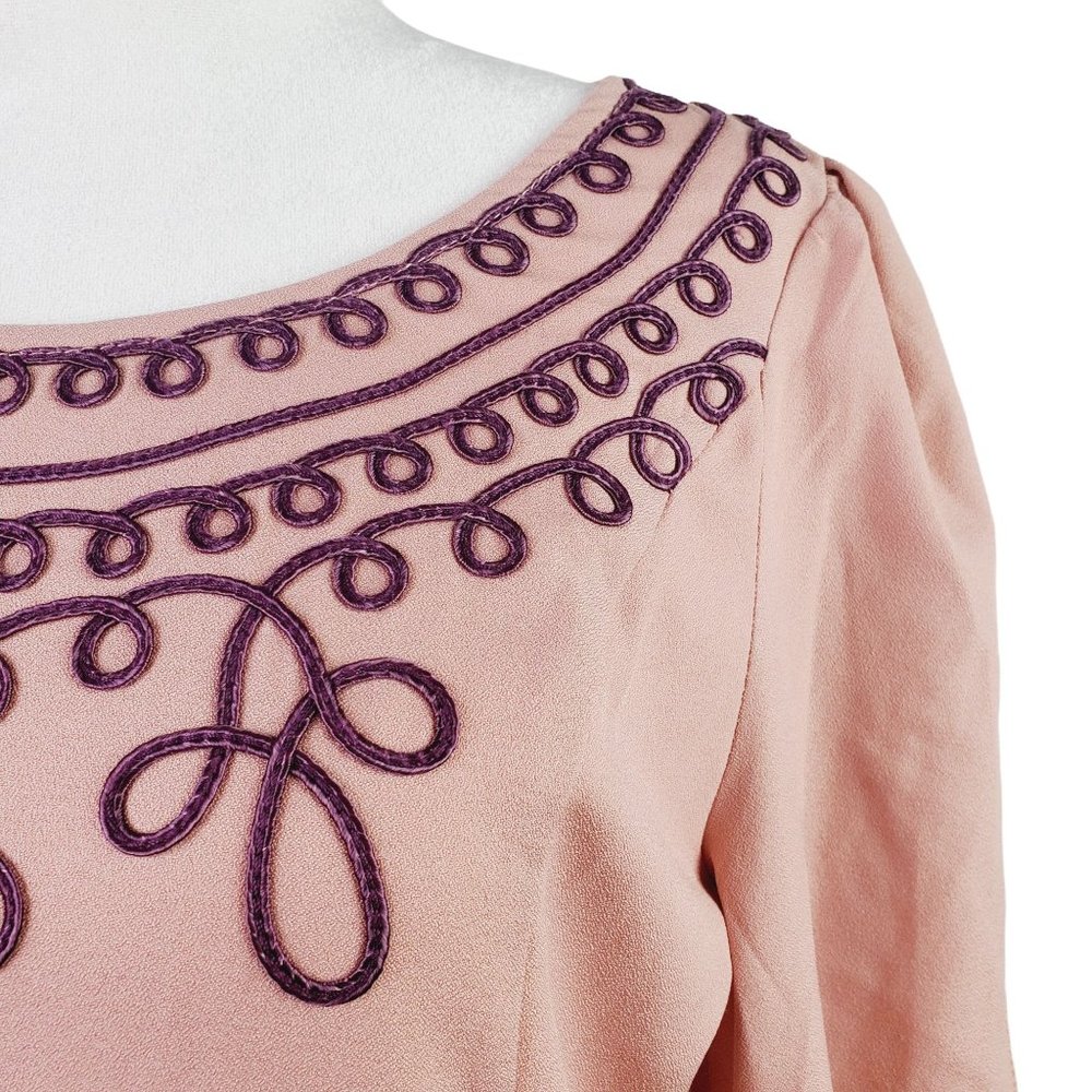 Umgee Pink Pleated A-Line Dress w/ Swirly Appliqué & Cold Shoulder Sleeve, Sz M - Picture 9 of 11